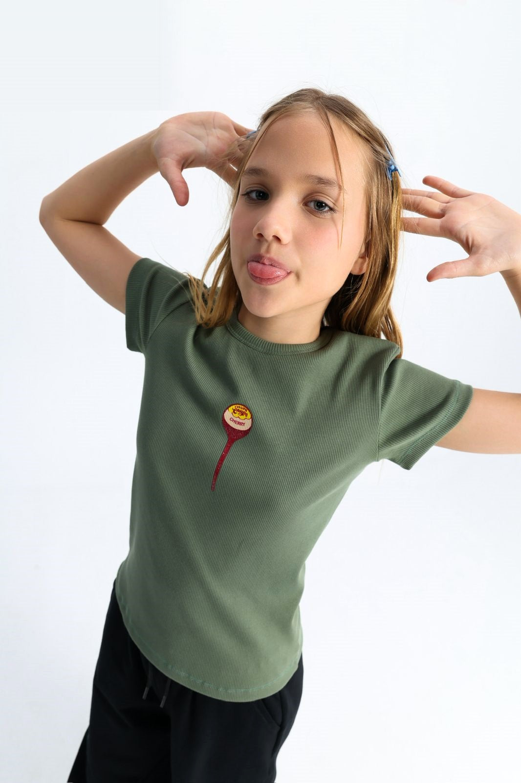 Girls’ Olive Ribbed Graphic T-Shirt – front view